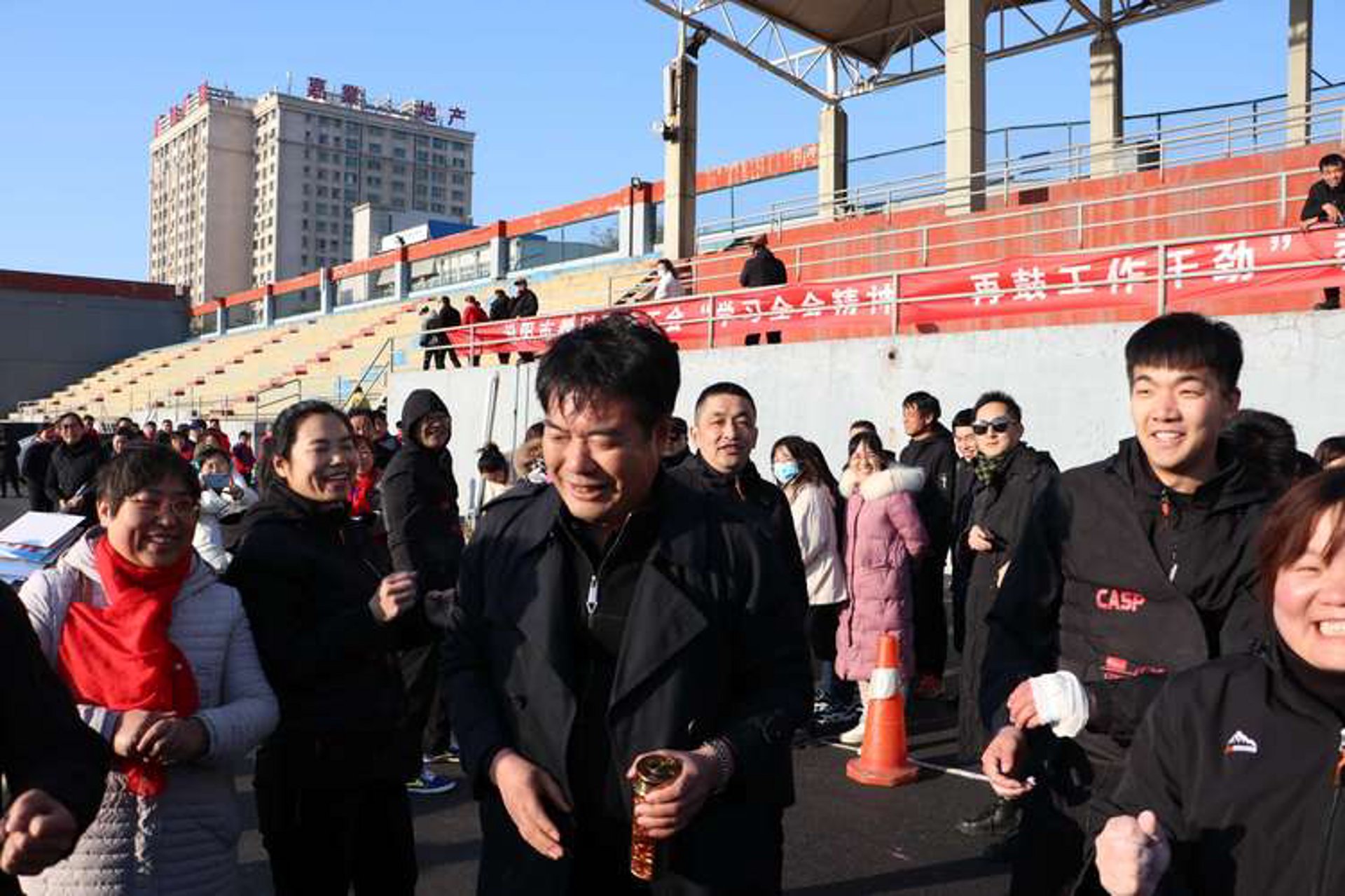 幸福彩虹婚庆